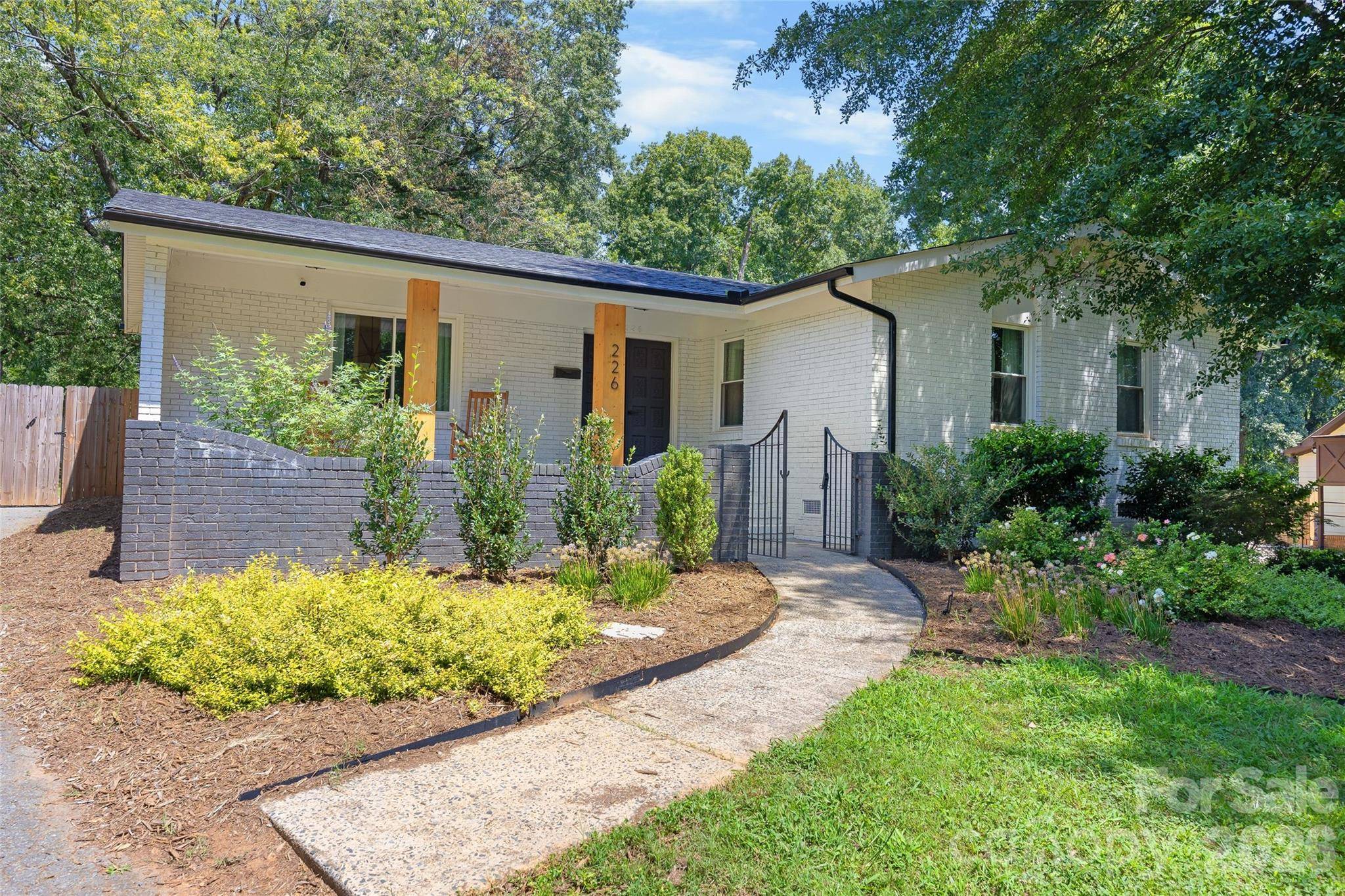 226 Vickery DR, Charlotte, NC 28215