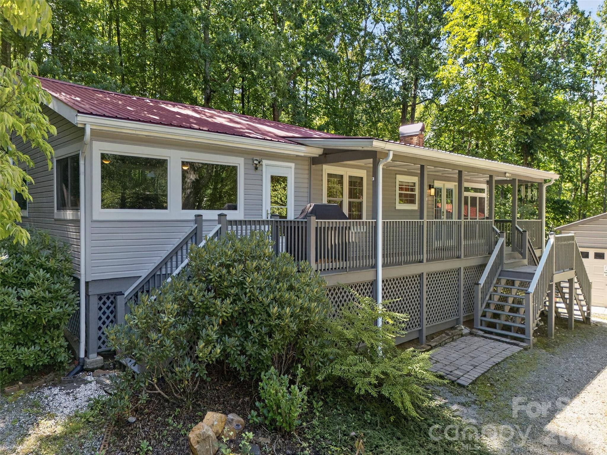 1900 Solomon Jones RD, Cedar Mountain, NC 28718