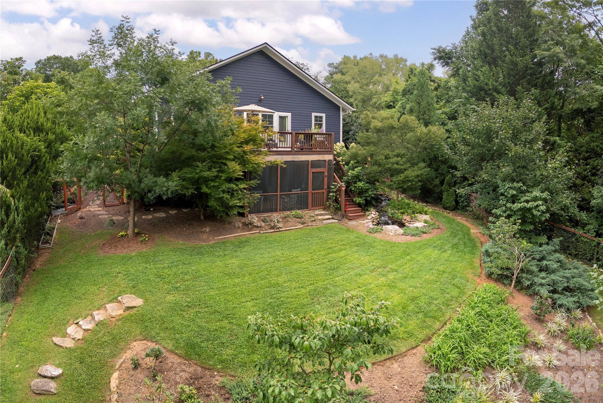 12 Twig LN, Asheville, NC 28803
