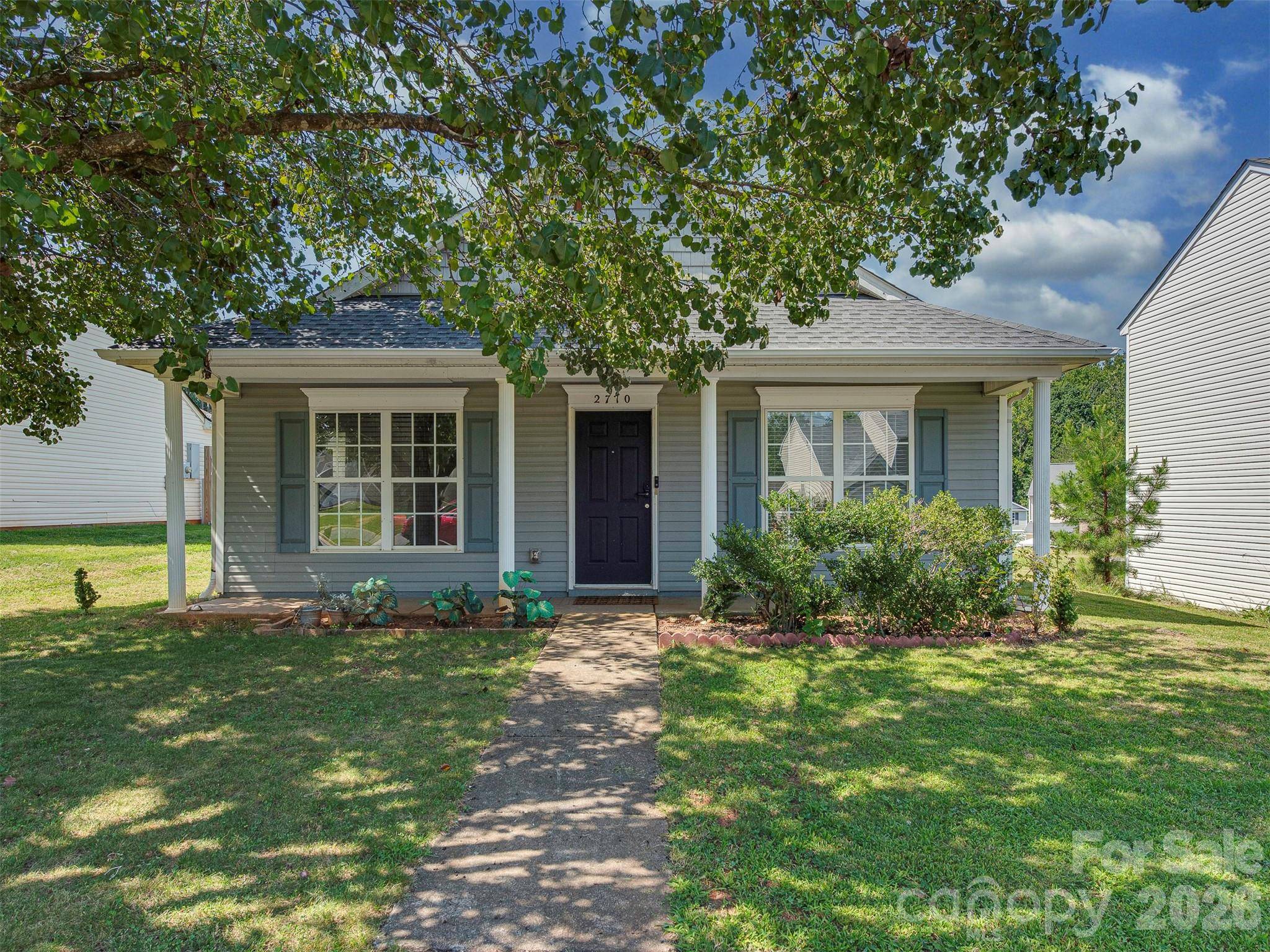 2710 Blackberry Ridge LN, Charlotte, NC 28208
