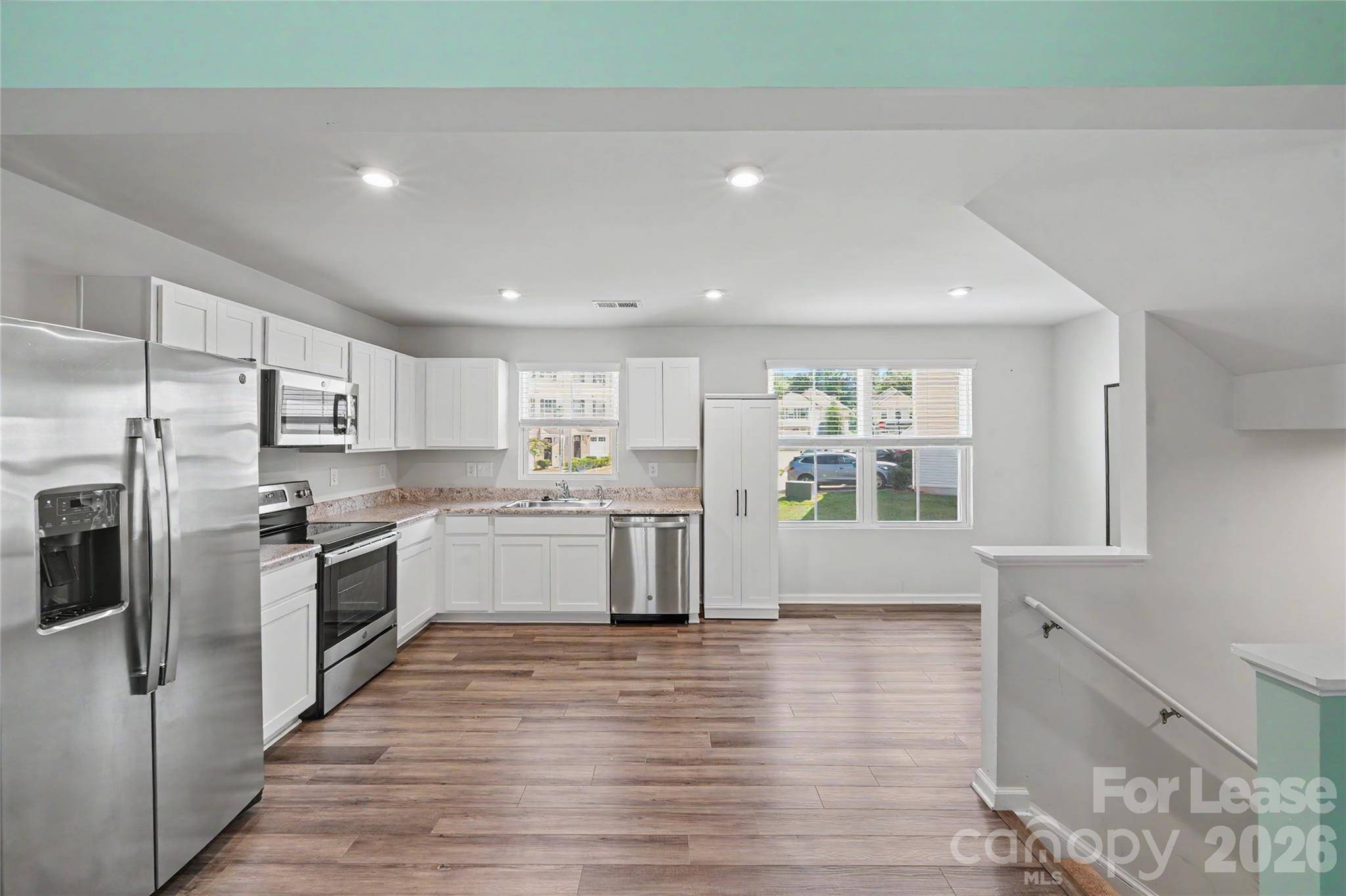 6042 Cutwater CIR, Charlotte, NC 28269