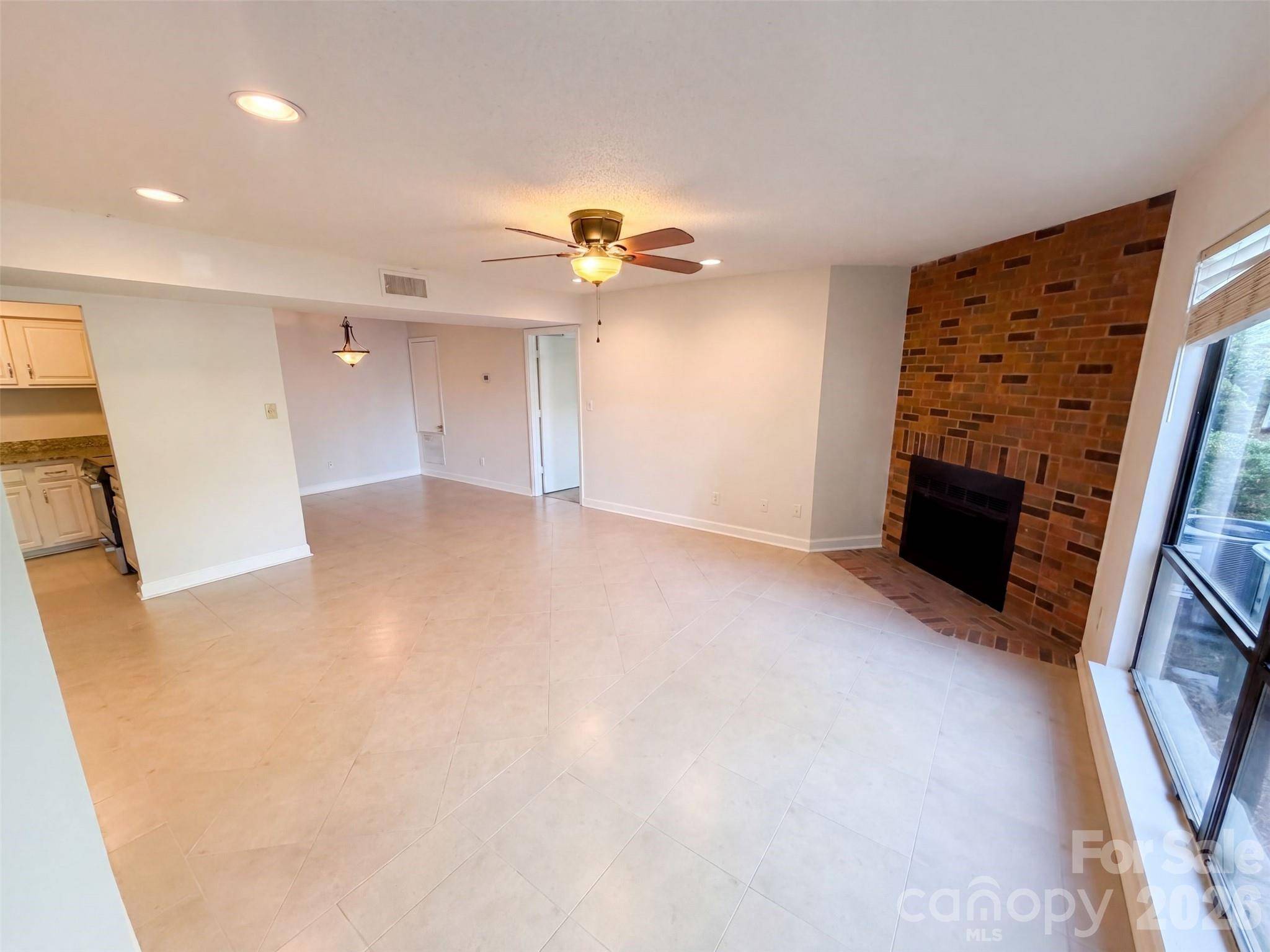 1612 Sharon RD W #61, Charlotte, NC 28210