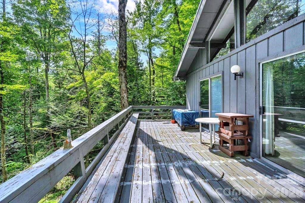 211 Foxgrape HOLW #77, Beech Mountain, NC 28604