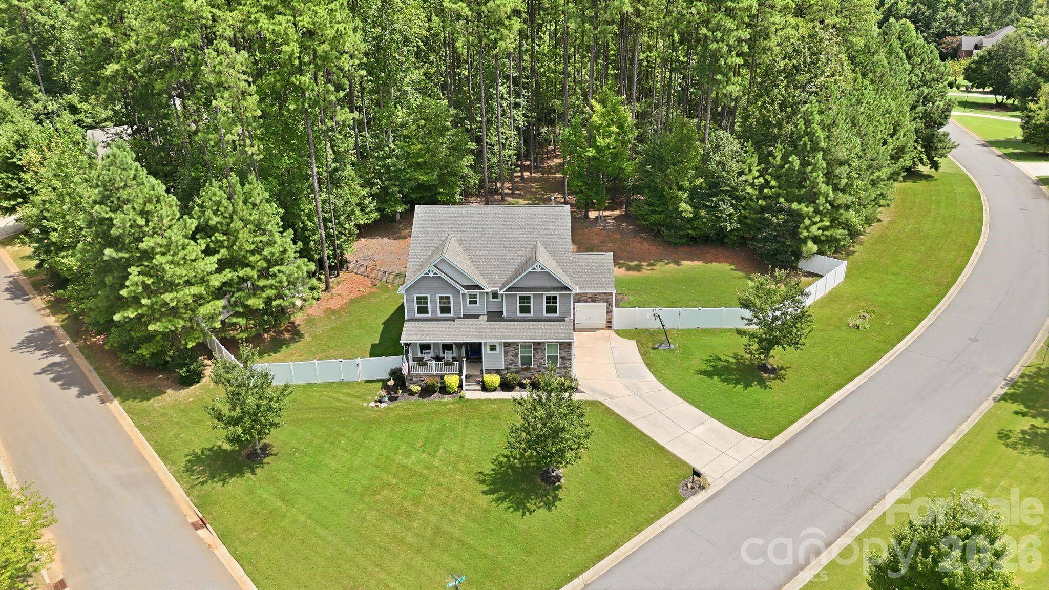 607 Winter Walk LN, Lake Wylie, SC 29710