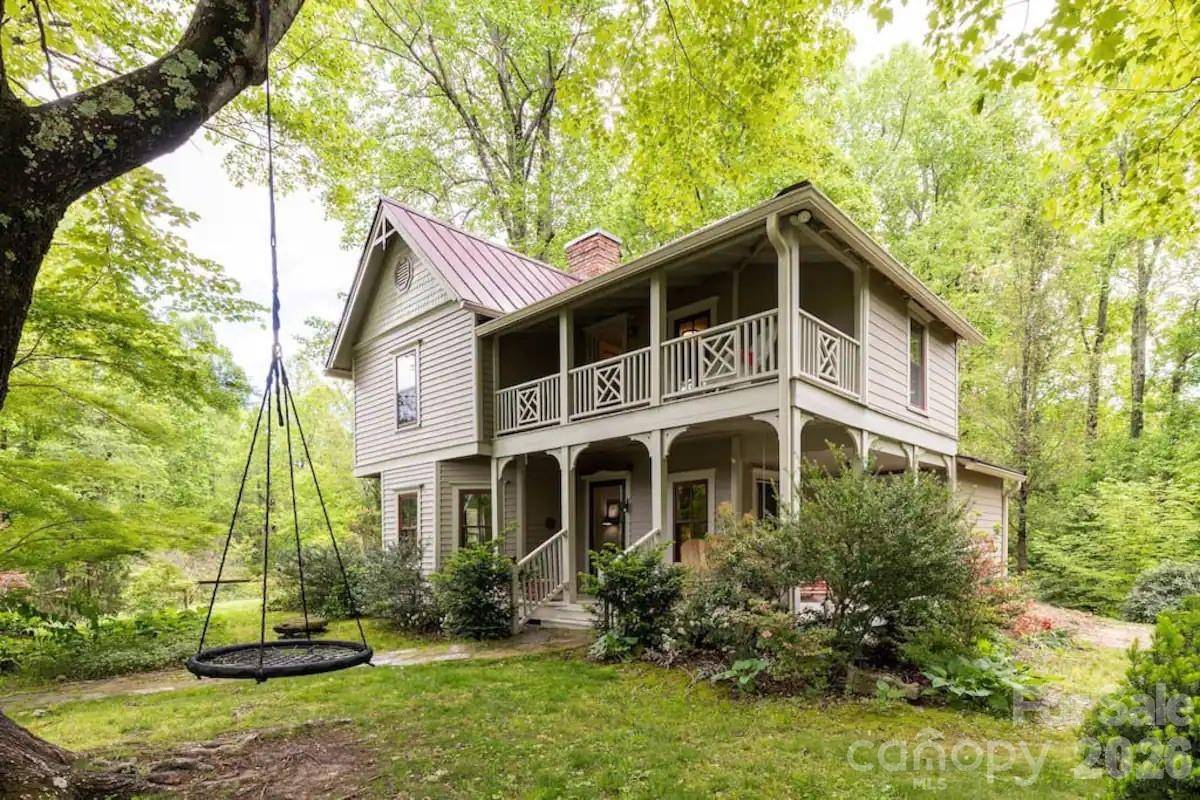 520 Esseola ST, Saluda, NC 28773