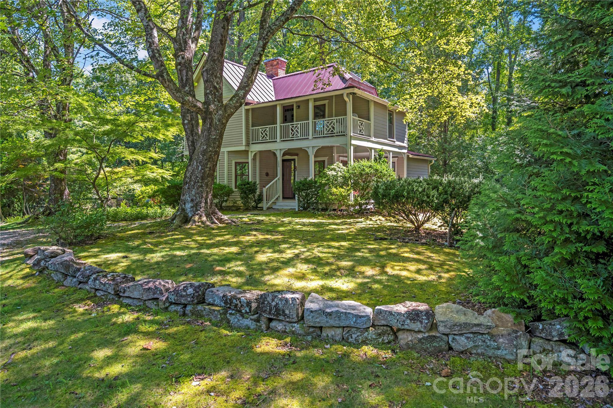 520 Esseola ST, Saluda, NC 28773