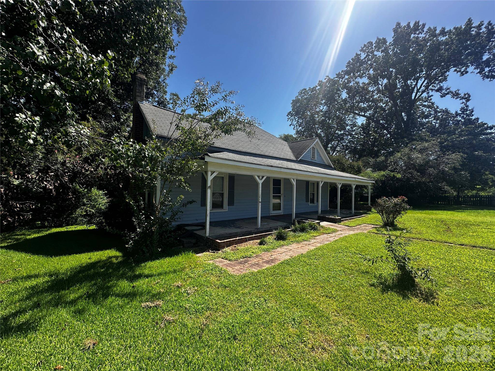3914 Woodlawn ST, Sharon, SC 29742