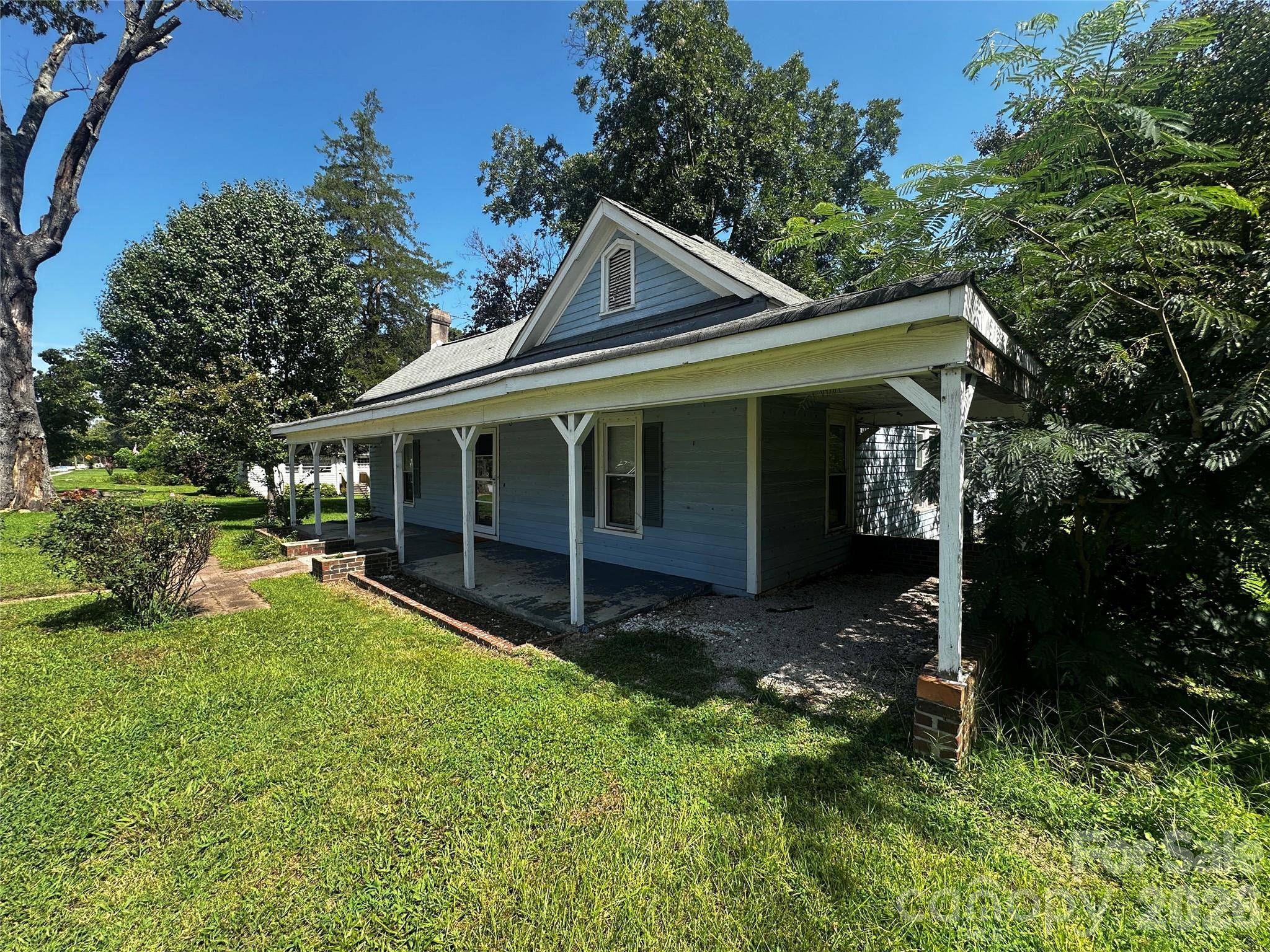 3914 Woodlawn ST, Sharon, SC 29742