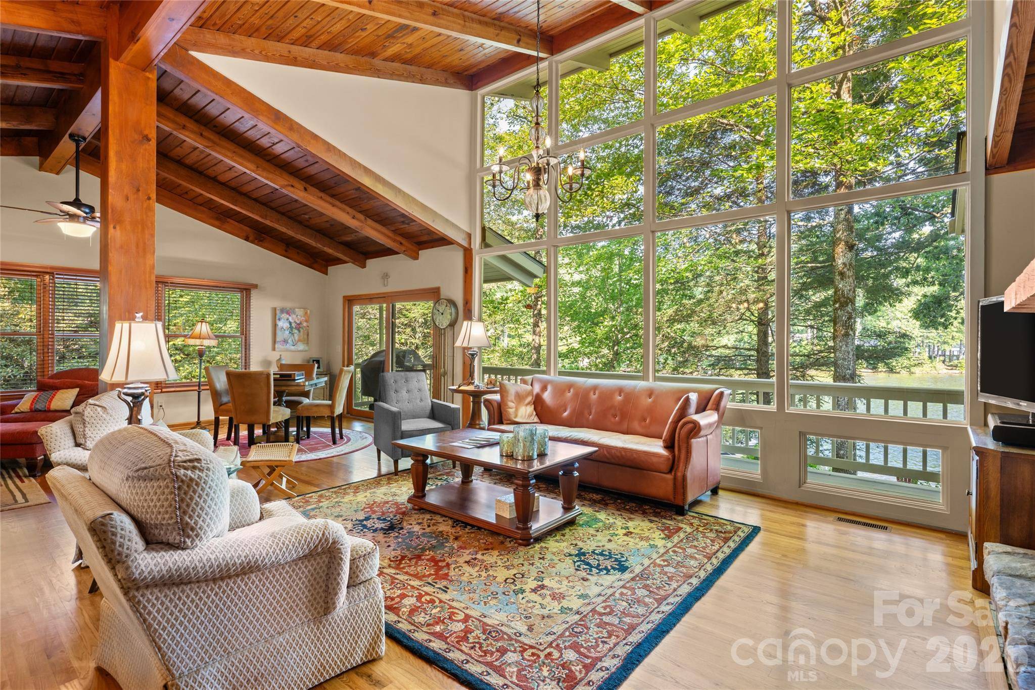 73 Lake Point DR, Lake Toxaway, NC 28747
