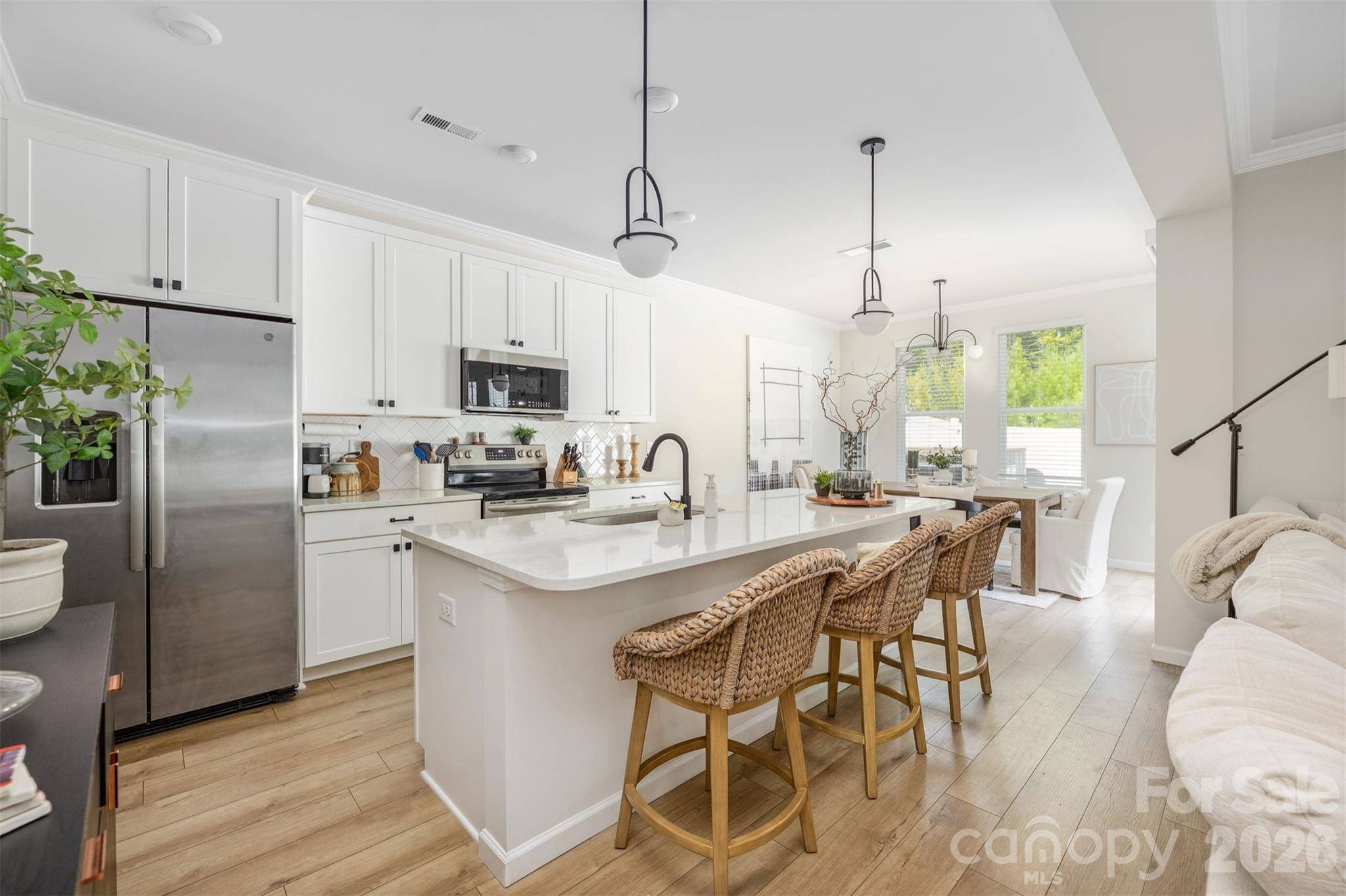 8108 Merryvale LN, Charlotte, NC 28214
