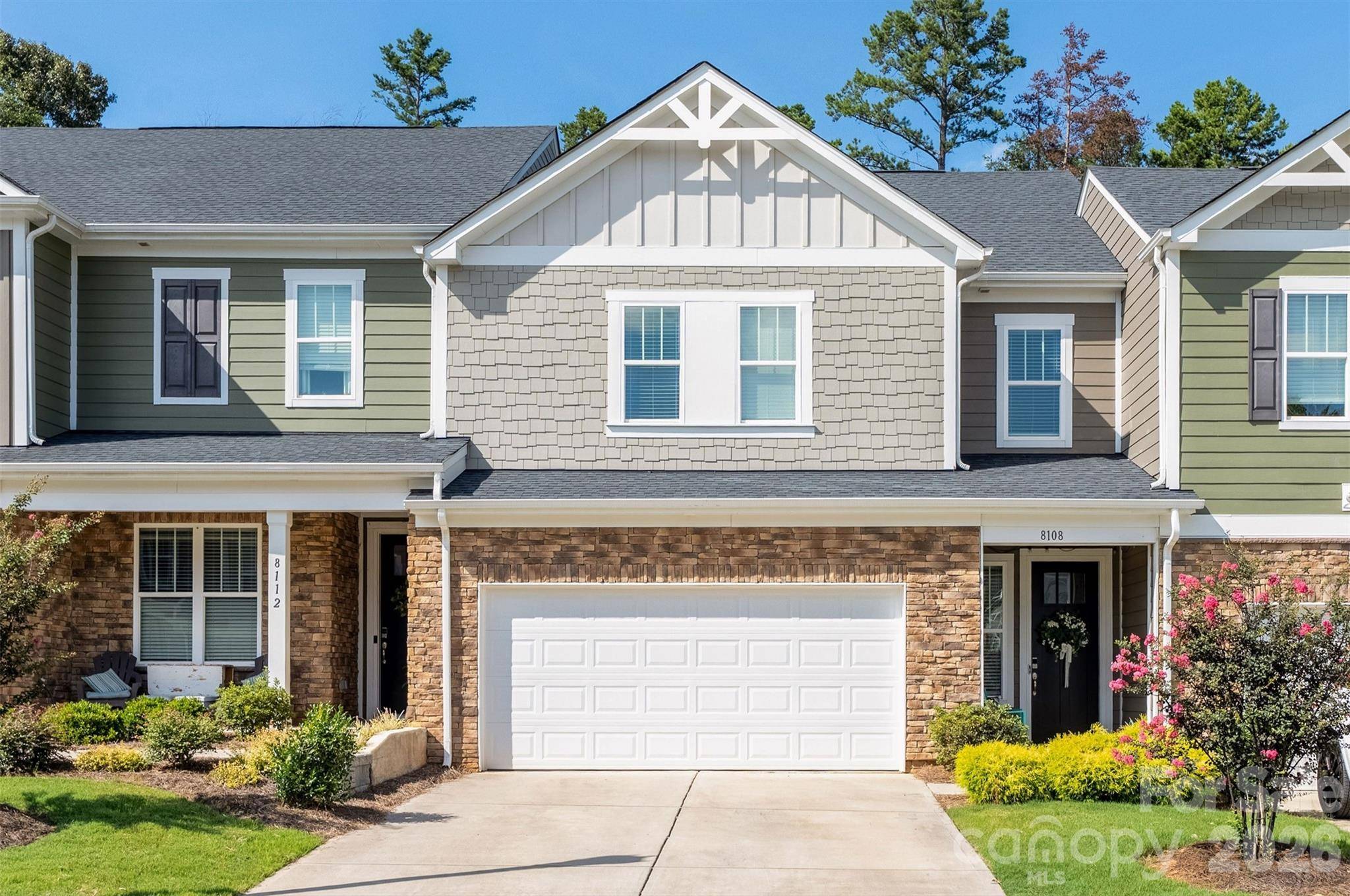 8108 Merryvale LN, Charlotte, NC 28214