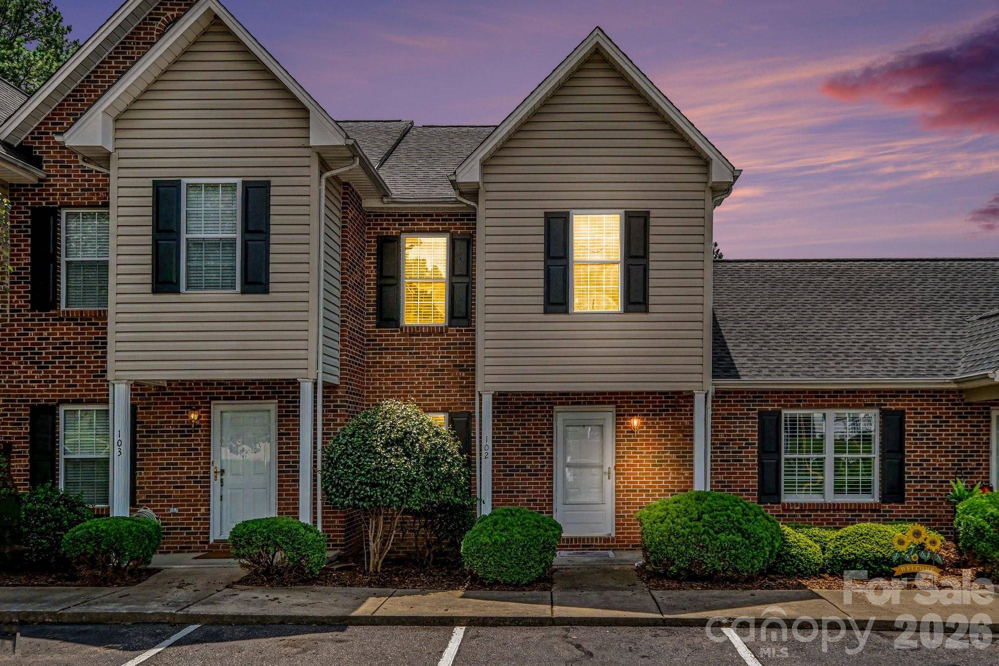 2240 15th AVE NE #102, Hickory, NC 28601