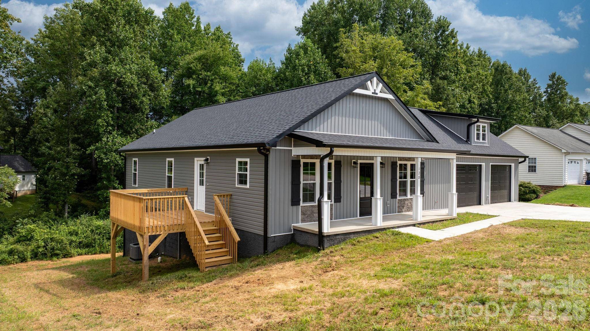 128 Buck Shoals CIR, Hudson, NC 28638