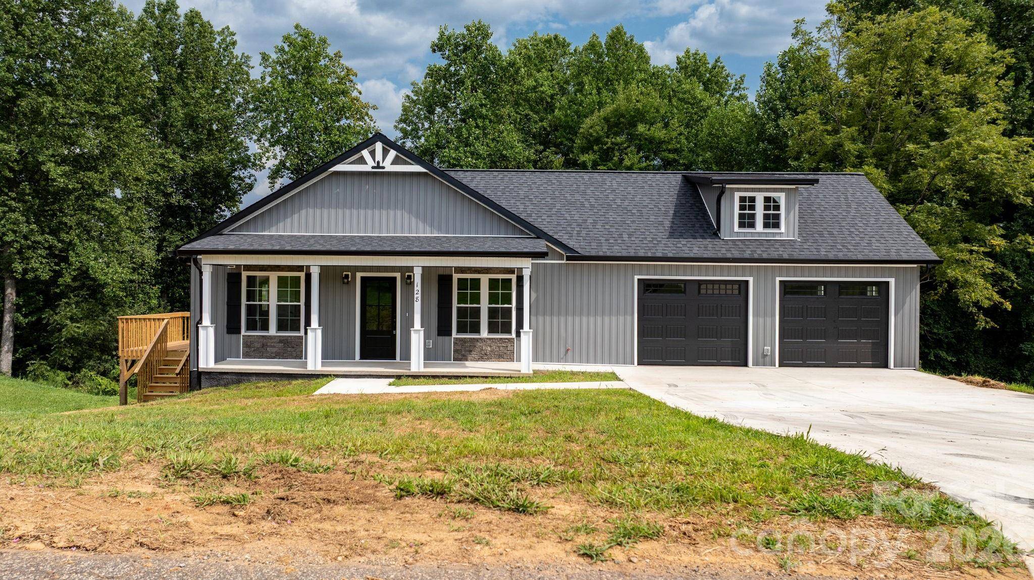 128 Buck Shoals CIR, Hudson, NC 28638