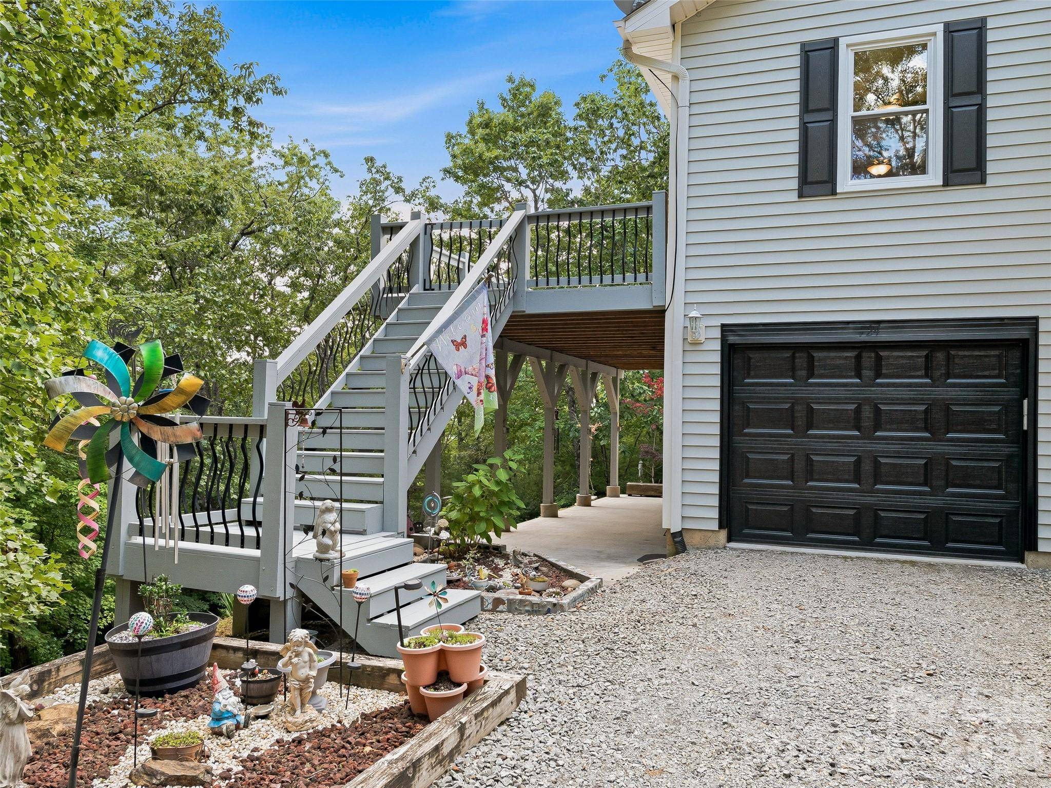 524 Lookout DR, Pisgah Forest, NC 28768