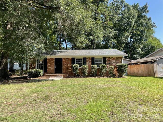 909 Carrington DR, Charlotte, NC 28214