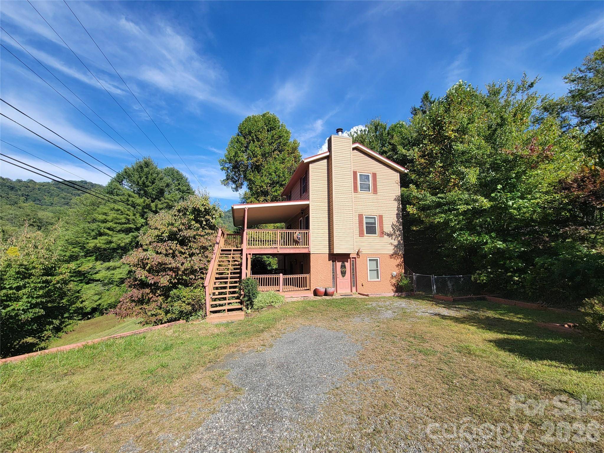 507 Utah Mountain RD, Waynesville, NC 28785