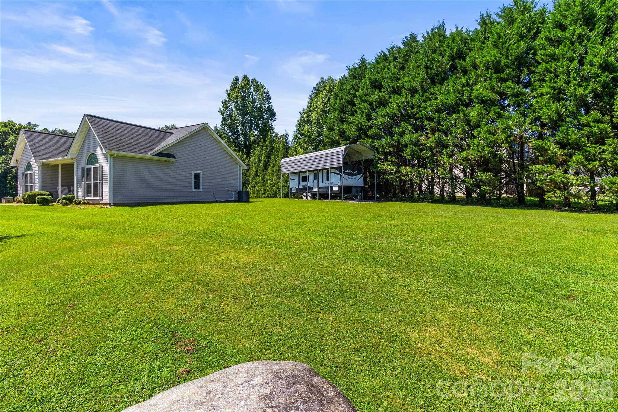 413 Summer Ridge RD, Stanley, NC 28164