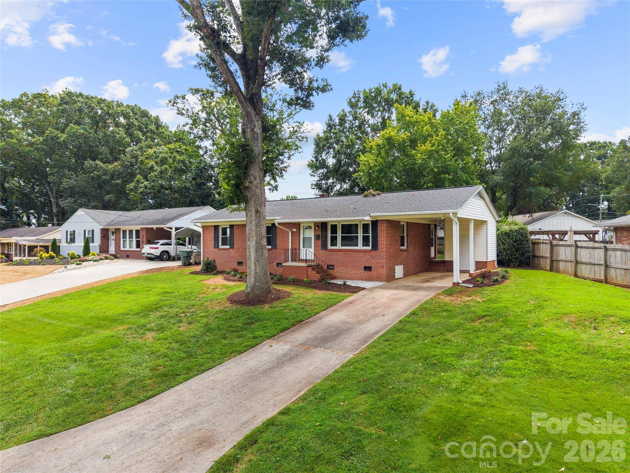 713 Crestwood AVE, Gastonia, NC 28054