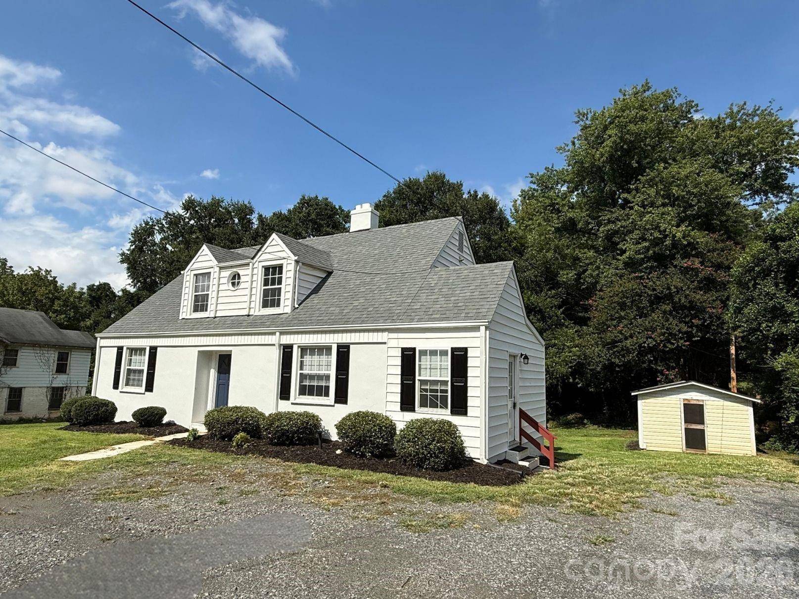 1351 S Aspen ST, Lincolnton, NC 28092