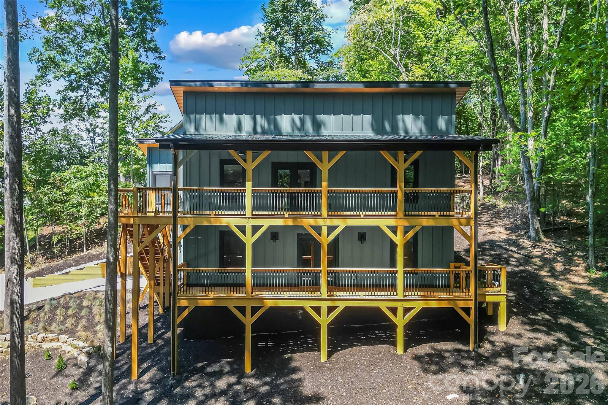 276 Coopers DR, Hendersonville, NC 28739