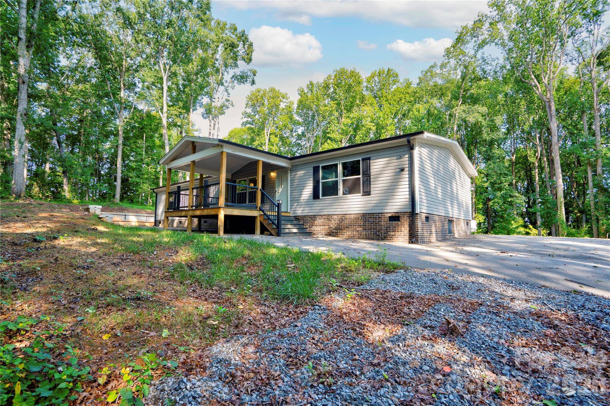 737 Pleasantdale DR, Shelby, NC 28150