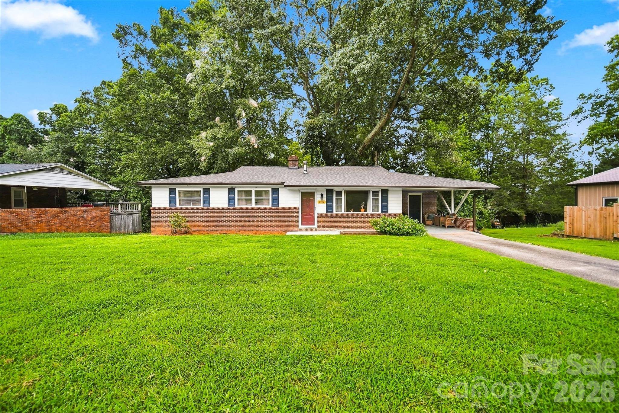 1920 30th ST NE, Hickory, NC 28601