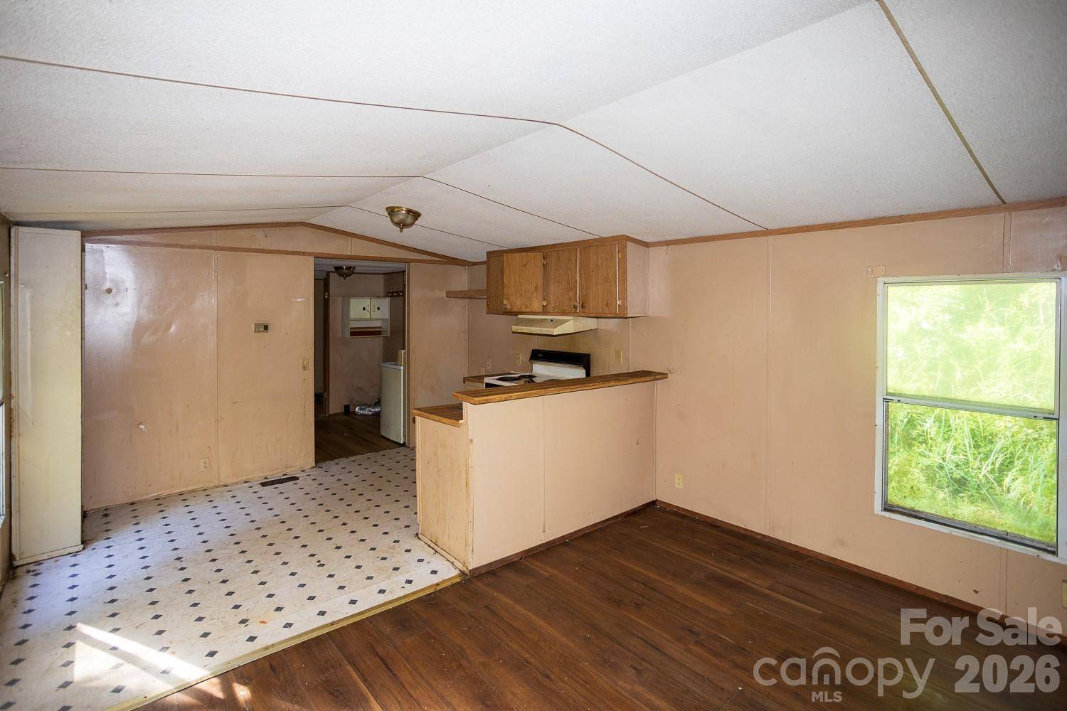 56 Longs Chapel RD, Weaverville, NC 28787