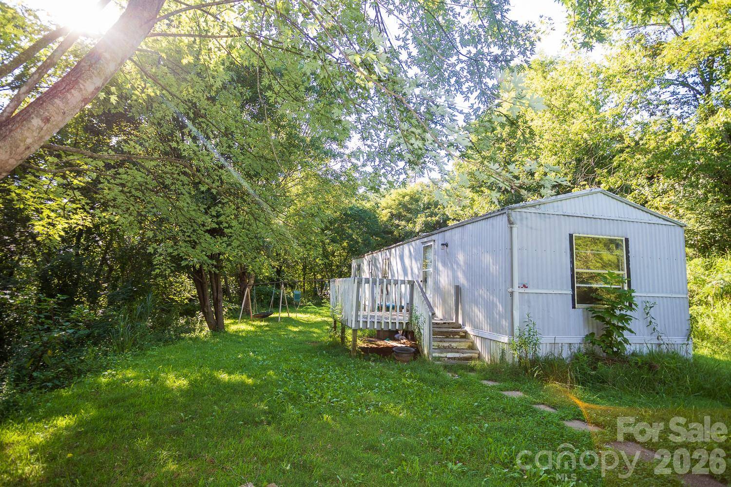 56 Longs Chapel RD, Weaverville, NC 28787