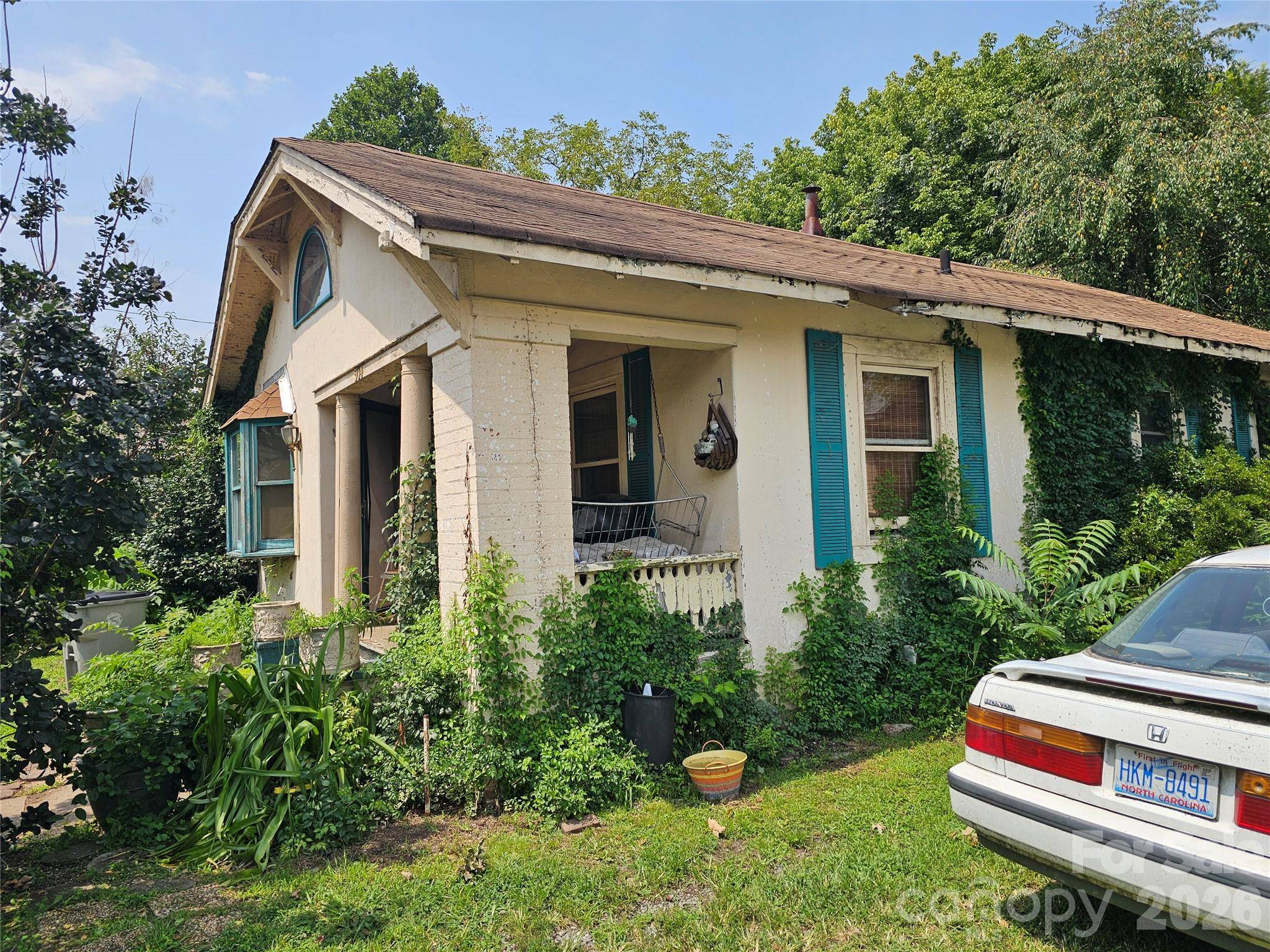 504 NW Hospital AVE, Lenoir, NC 28645