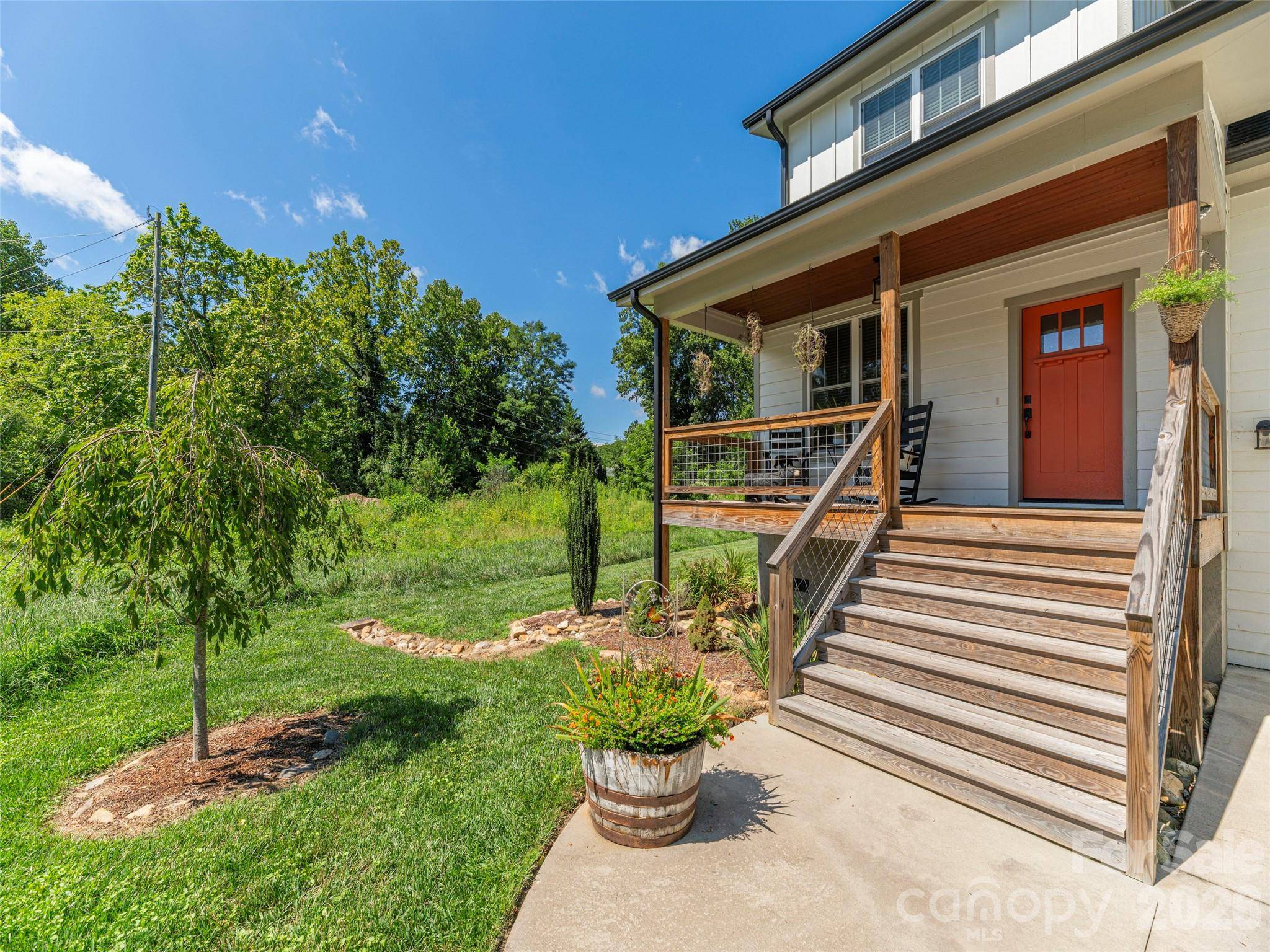 249 Flat Creek RD, Black Mountain, NC 28711