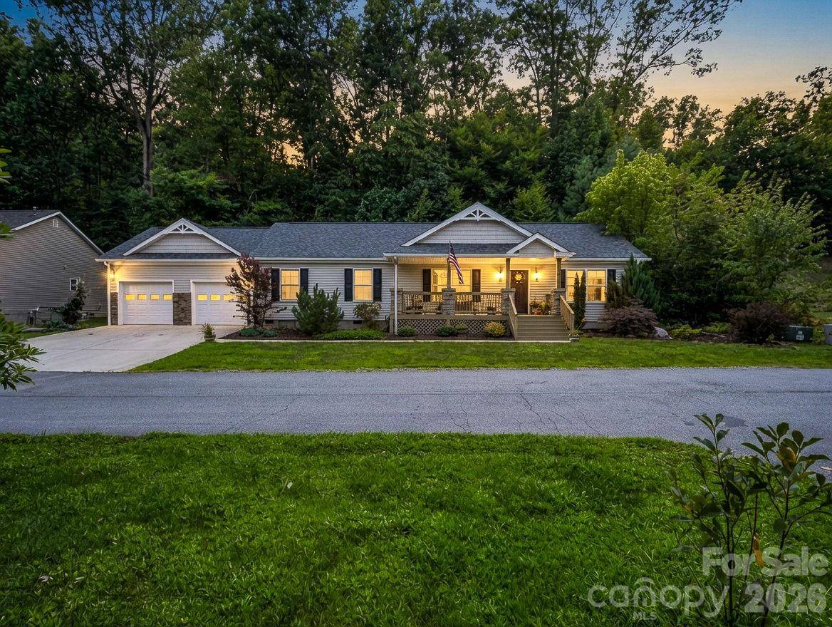 101 Plato PL, Etowah, NC 28729