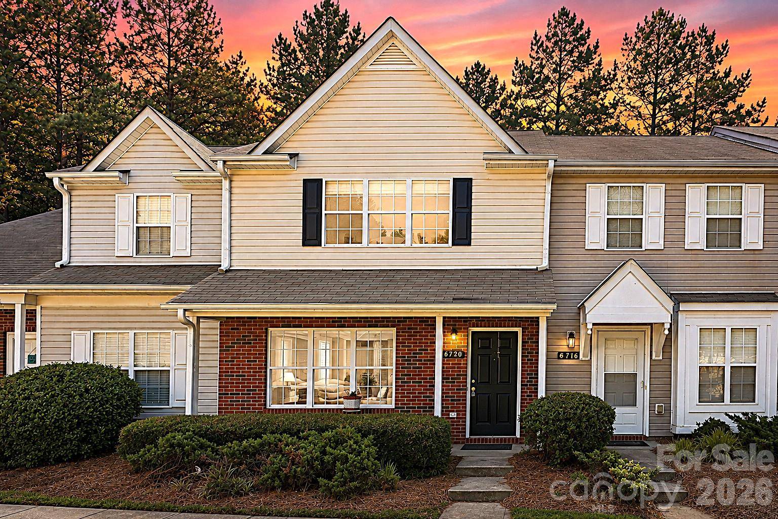 6720 Cypress Tree LN, Charlotte, NC 28215