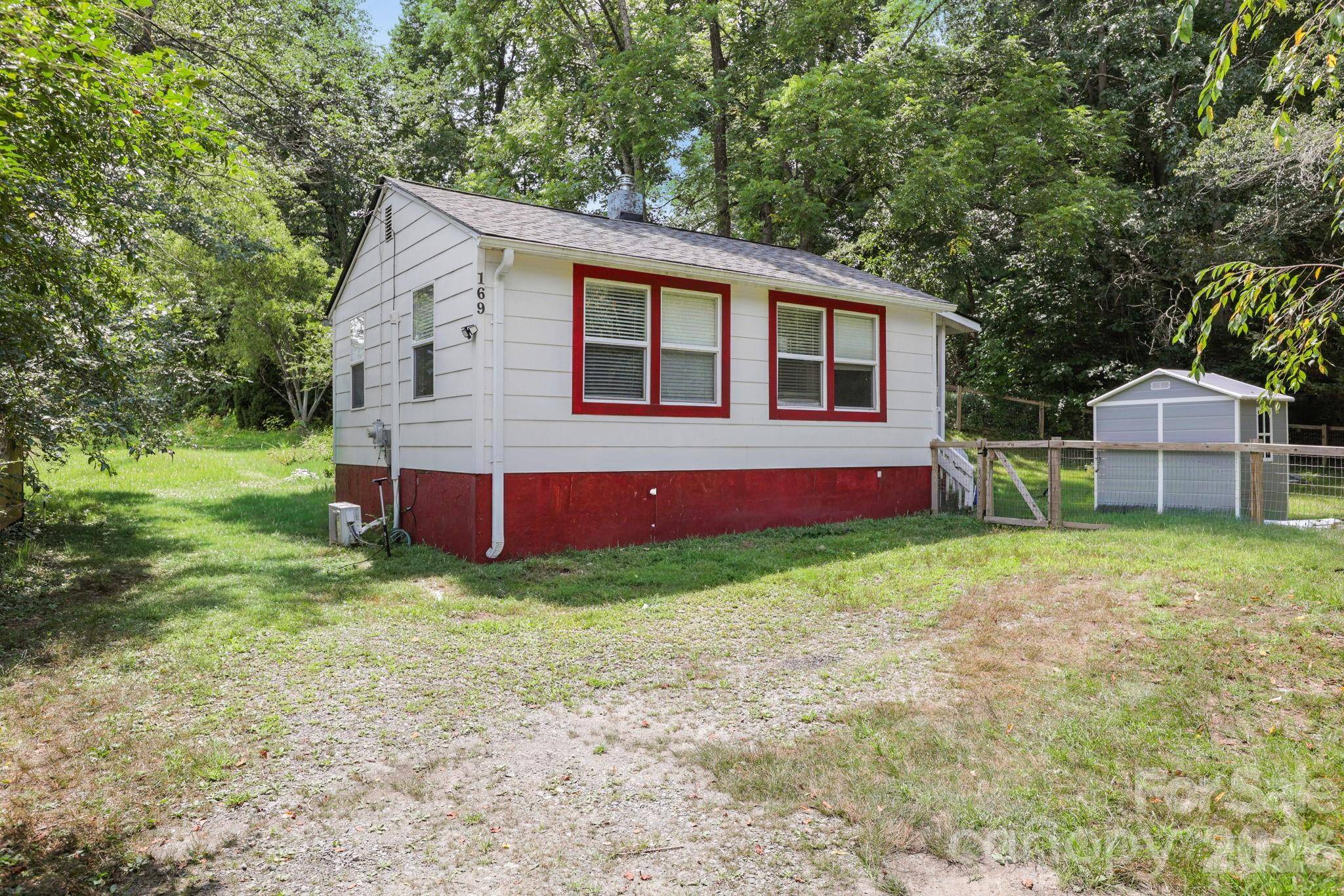 169 and 171 Cragmont RD, Black Mountain, NC 28711