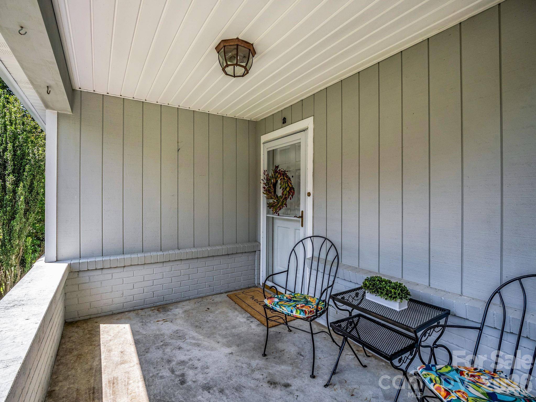 370 Orchard CIR, Laurel Park, NC 28739