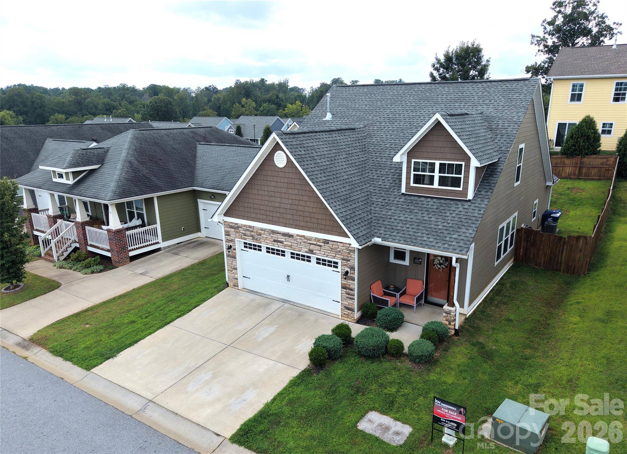 15 Hyde Park PL, Arden, NC 28704