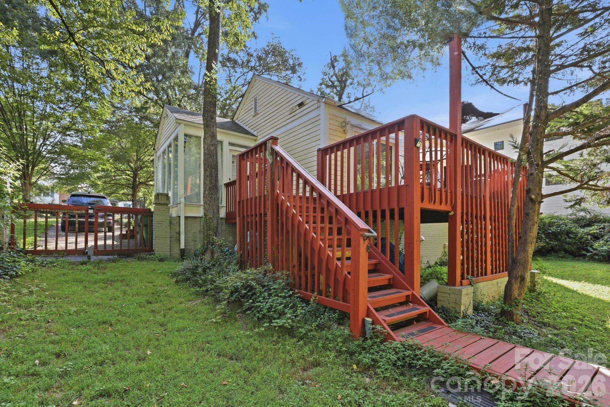 2316 Kingsbury DR, Charlotte, NC 28205