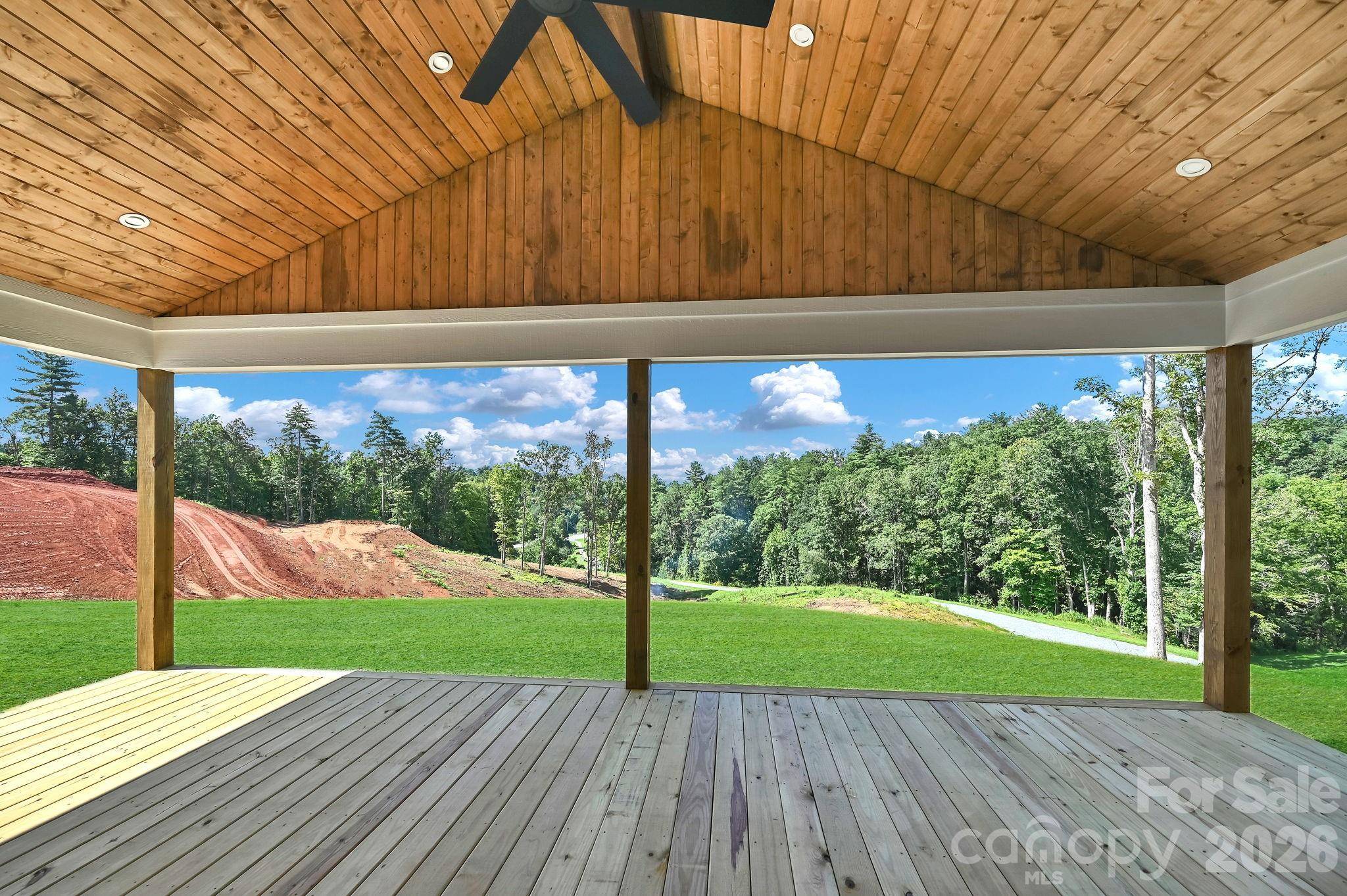 35 Rutledge LN, Mars Hill, NC 28753