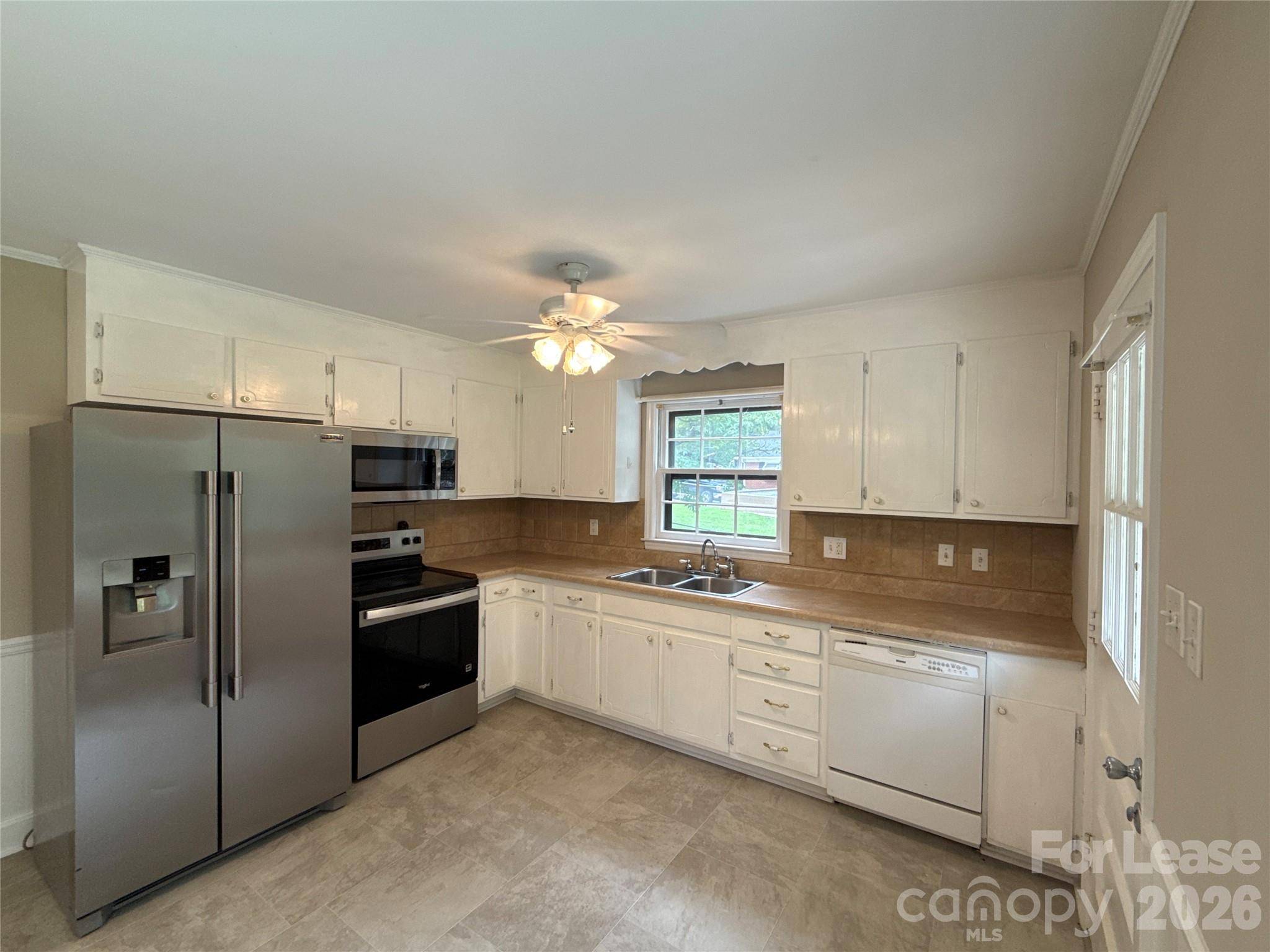 1427 Churchill DR, Gastonia, NC 28054