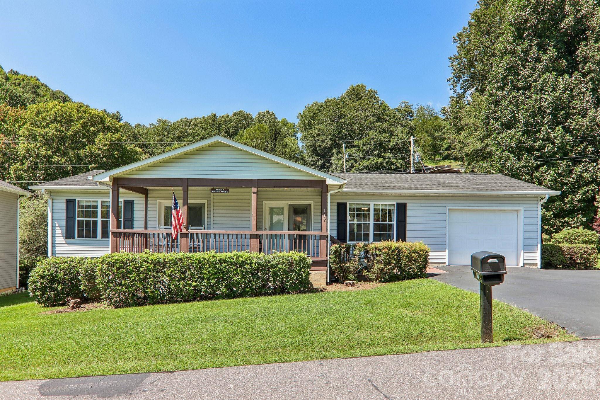 117 Pinellas LN, Waynesville, NC 28785
