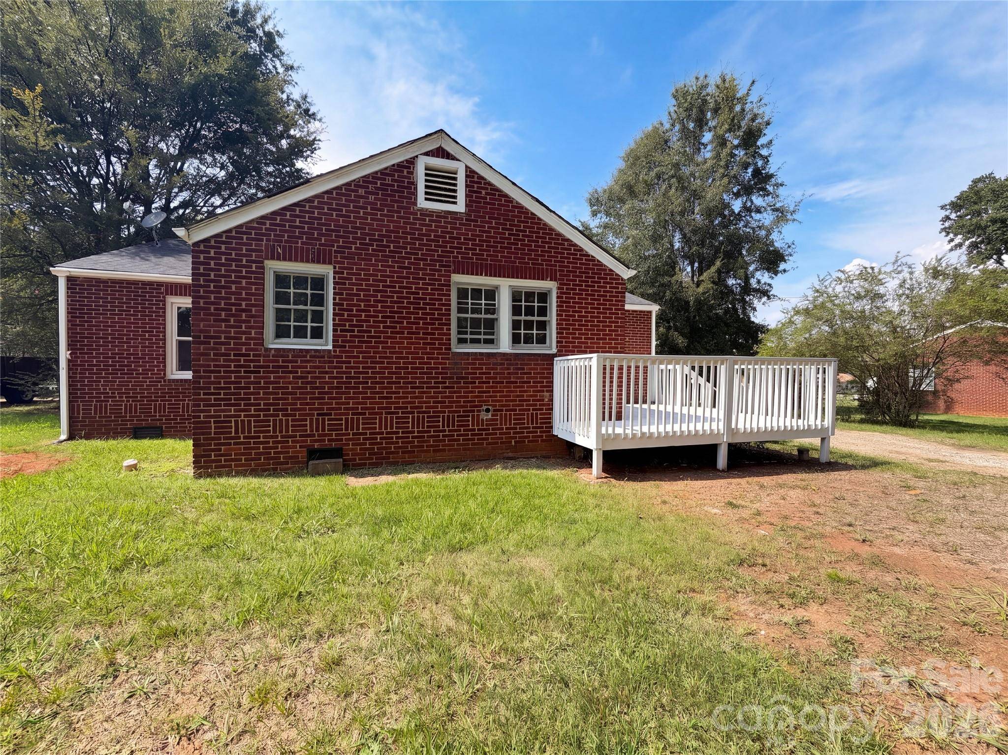 1006 Peachtree RD, Charlotte, NC 28216