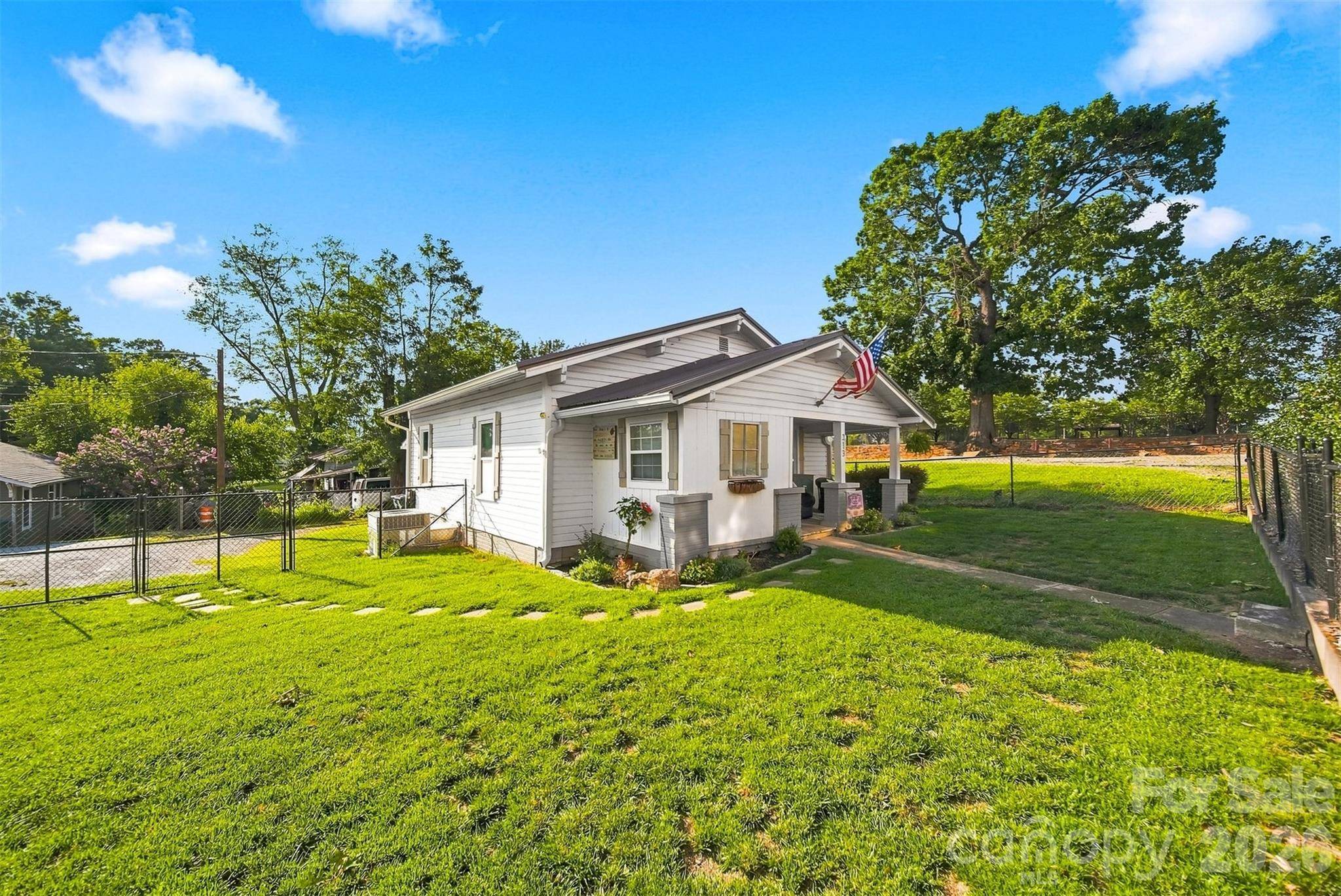 213 Colombo ST NW, Valdese, NC 28690