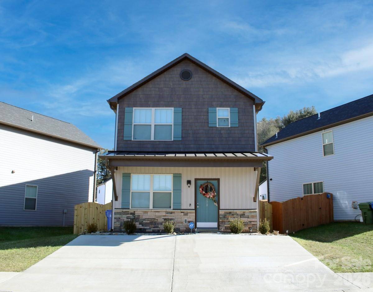232 Slade LN, Black Mountain, NC 28711