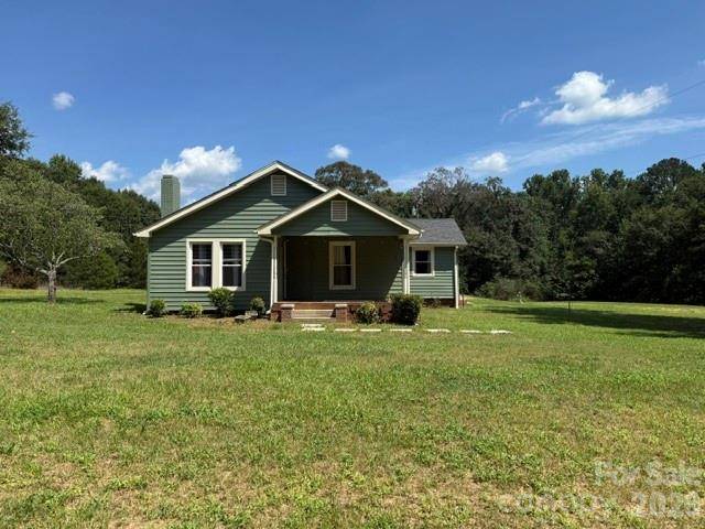 418 We Padgett RD, Bostic, NC 28018