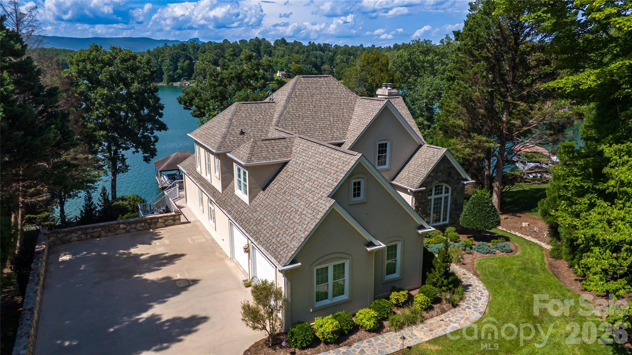 1563 Calls Lodge CT, Morganton, NC 28655