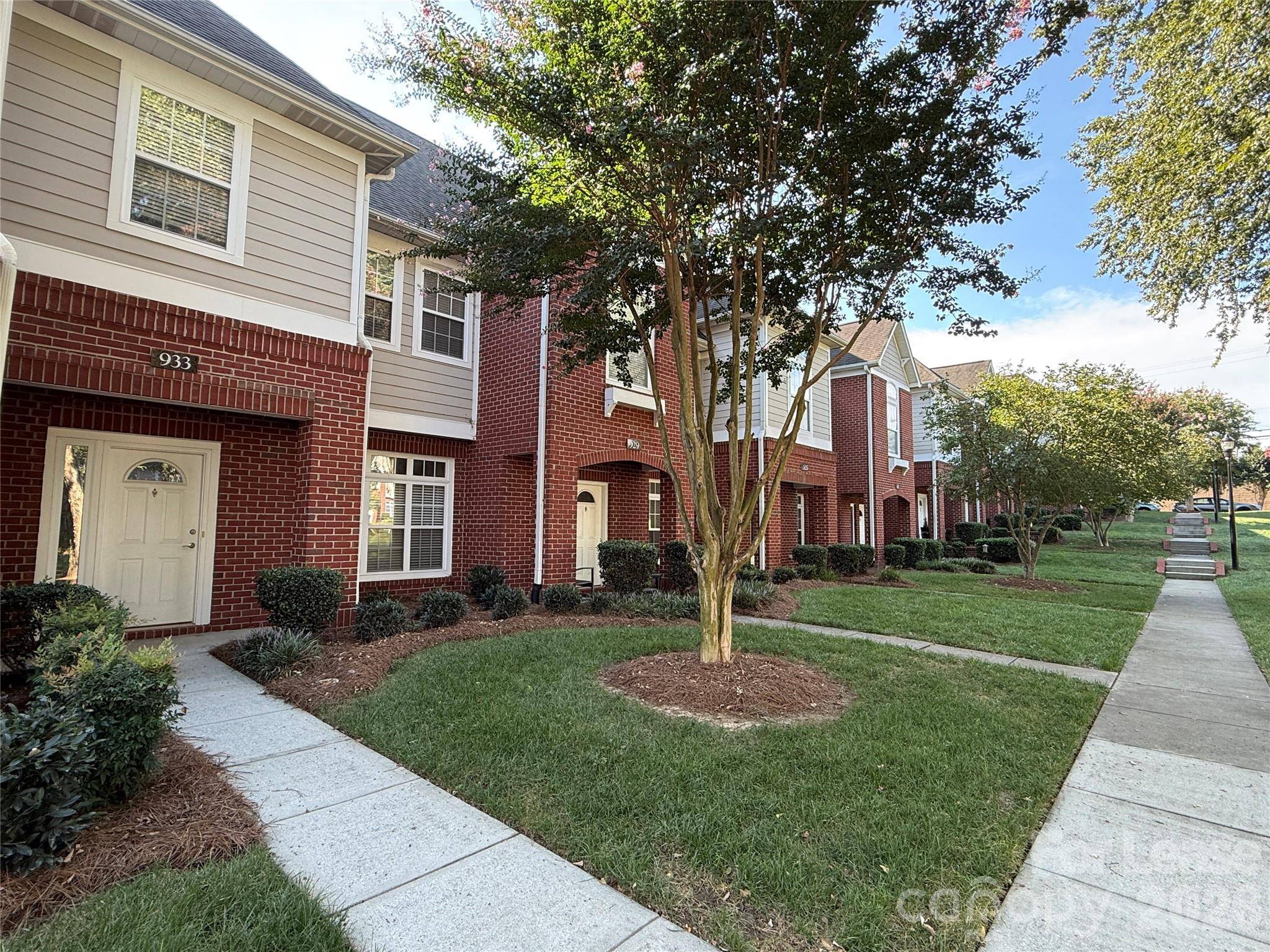933 Central Park CIR, Davidson, NC 28036
