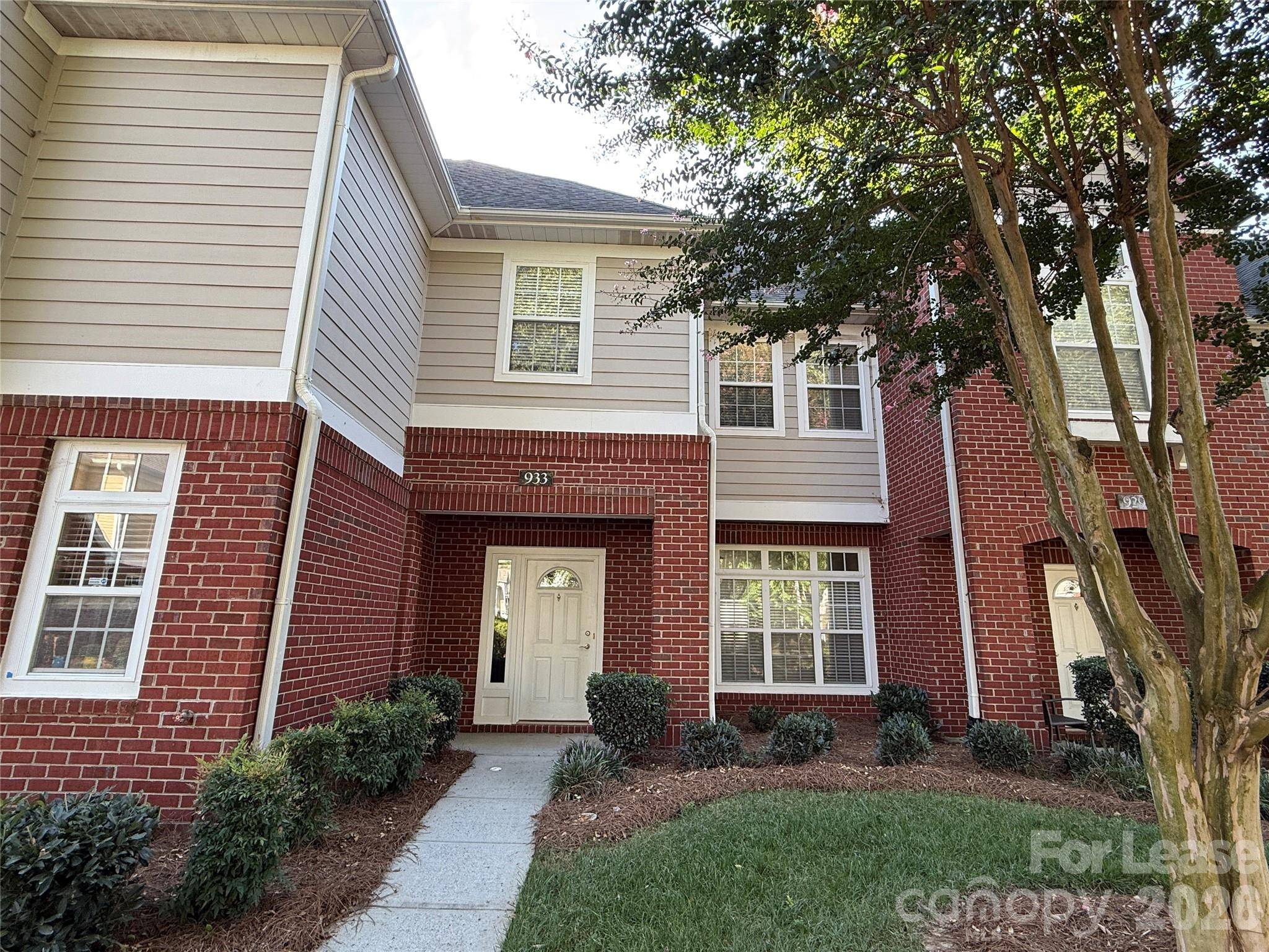 933 Central Park CIR, Davidson, NC 28036