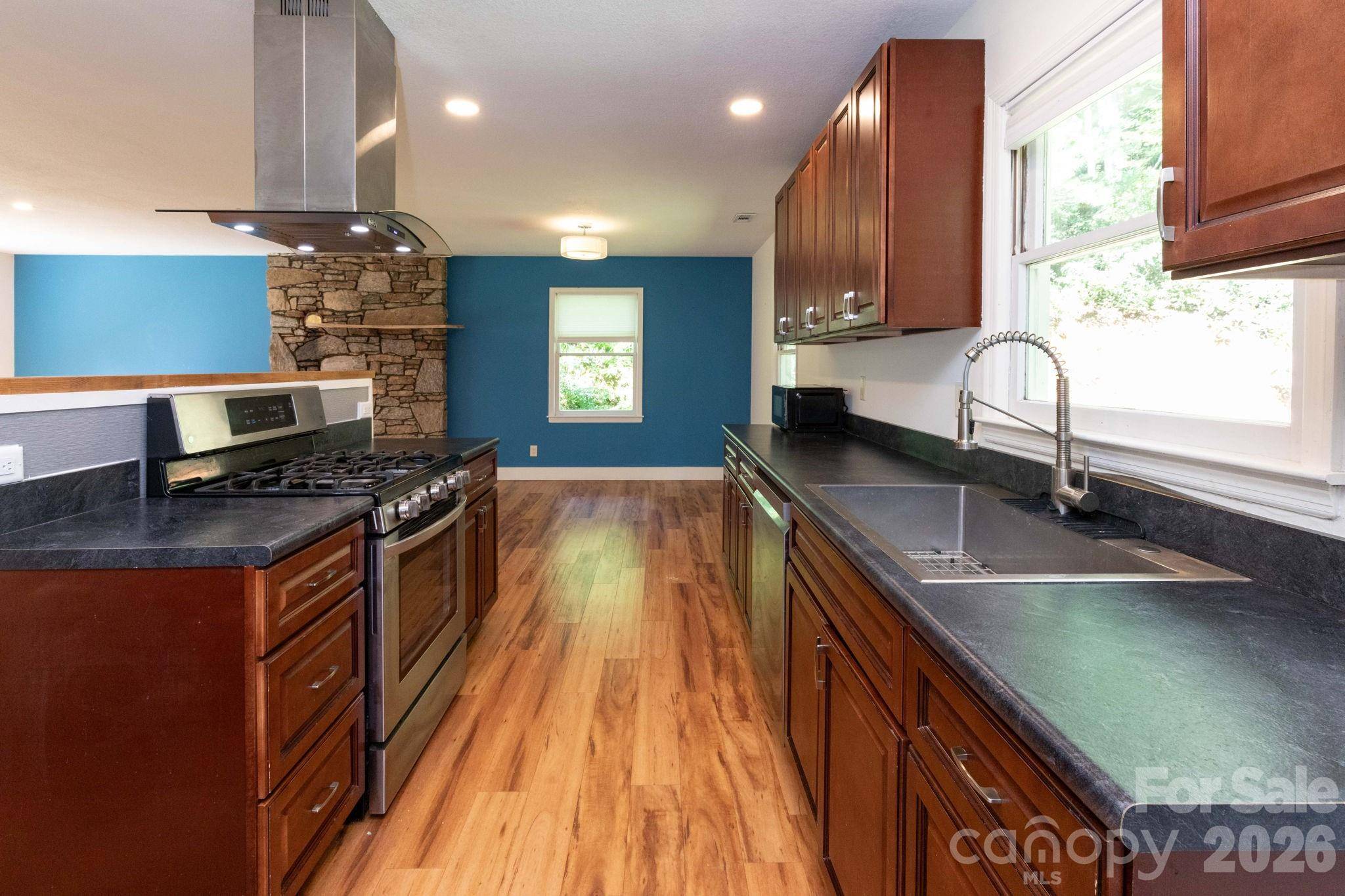 1009 Sharon Ridge RD, Fairview, NC 28730