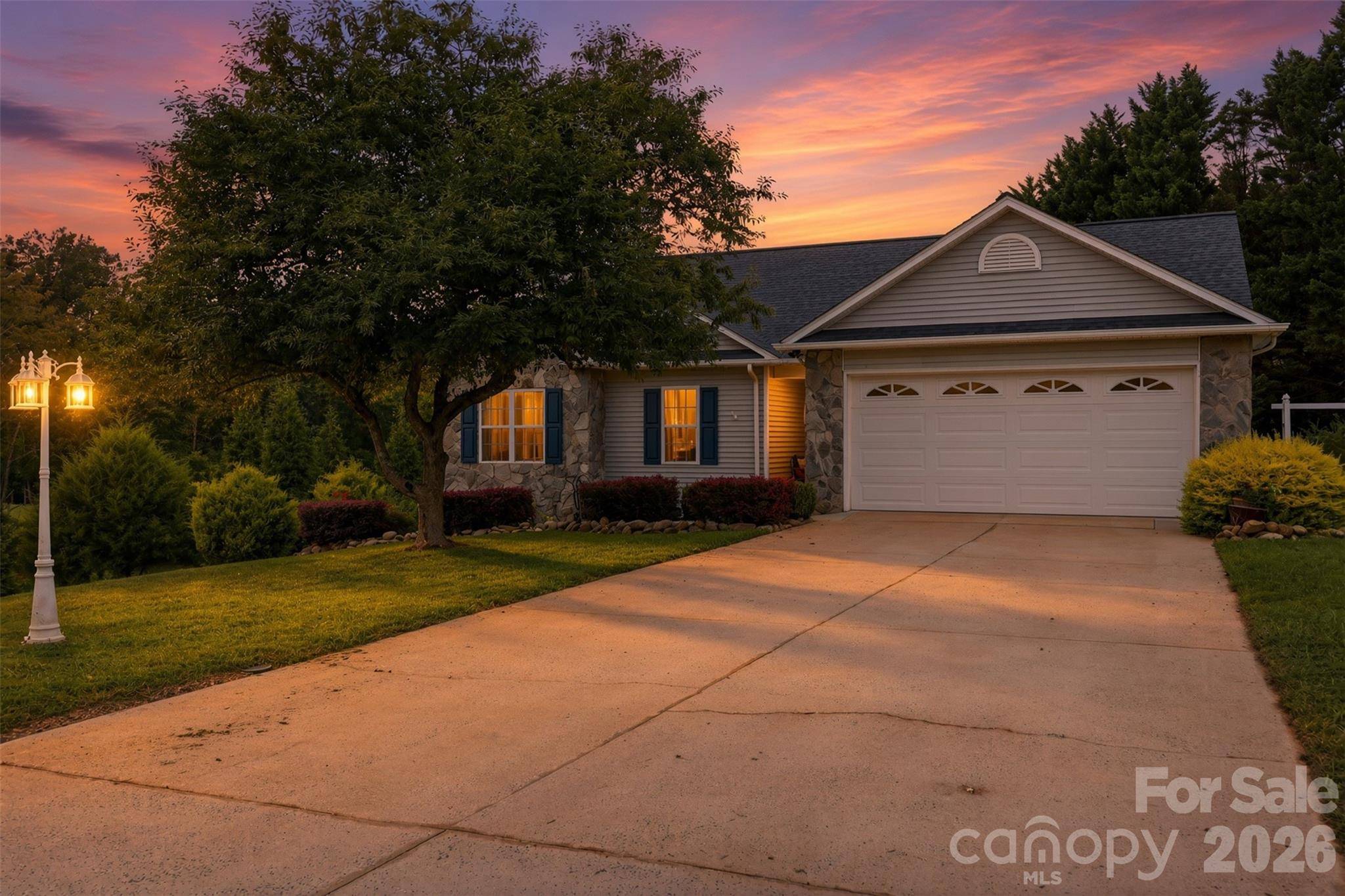 38 A AVE, Taylorsville, NC 28681