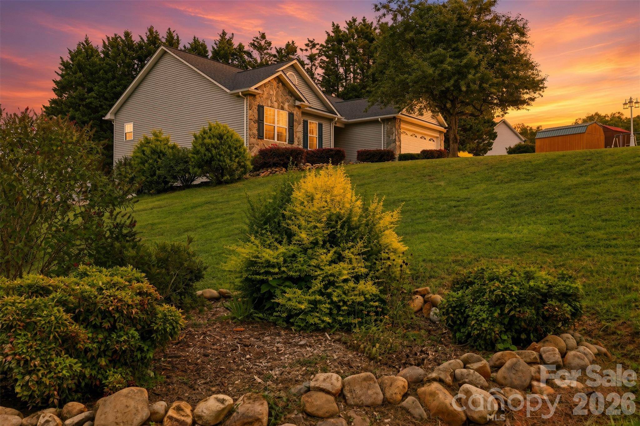 38 A AVE, Taylorsville, NC 28681